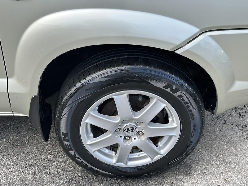 Hyundai Tucson (2007) 2.0/104kW + LPG *4x4 * ČR - fotka 34 z 36