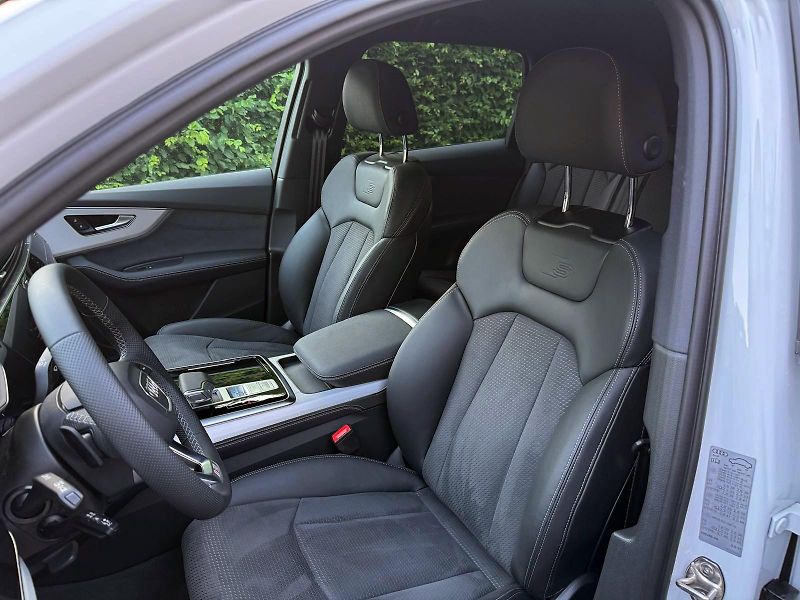 Audi Q7 S-LINE 50TDI 210kW Quattro - fotka 7 z 27
