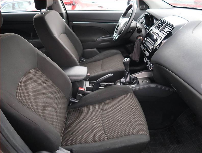 Mitsubishi ASX (2018) Invite 1.6 MIVEC, Tempomat - fotka 9 z 18