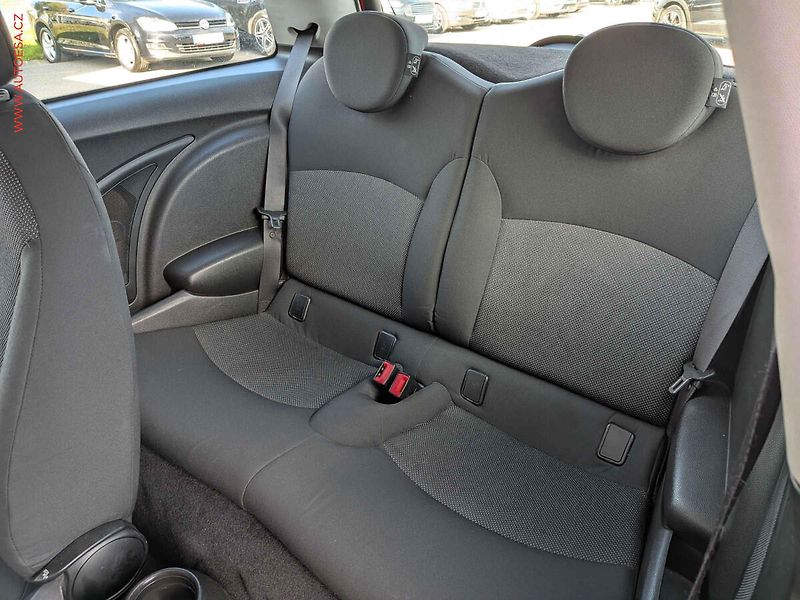 Mini Cooper (2007) 1.6 D, AC, tempo - fotka 10 z 13
