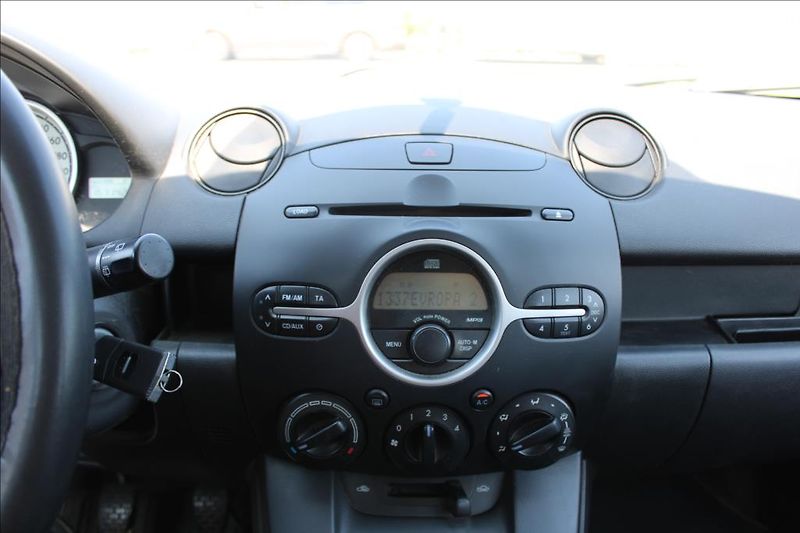 Mazda 2 1,3 i  STK 3/2027, KLIMA - fotka 16 z 20