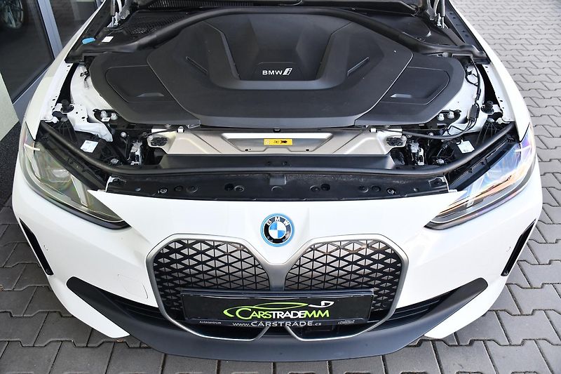 BMW i4 eDrive35 FACELIFT 3L-ZÁRUKA 1M - fotka 42 z 45