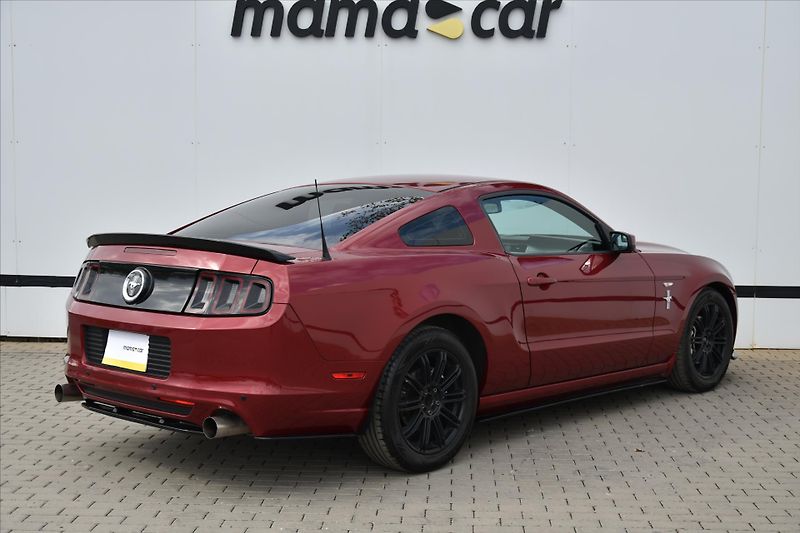 Ford Mustang GT 3.7i 227kW AUTOMAT - fotka 7 z 22