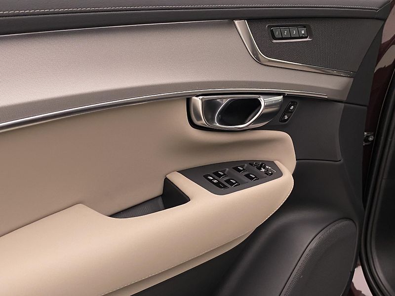 Volvo XC90 (2026) B5 AWD AUT CORE 7míst - fotka 30 z 56