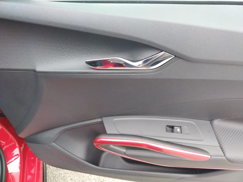 Škoda Fabia 1,0TSI - fotka 12 z 27