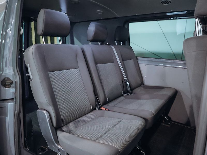 Volkswagen Transporter 2.0TDI 6 míst - fotka 26 z 29