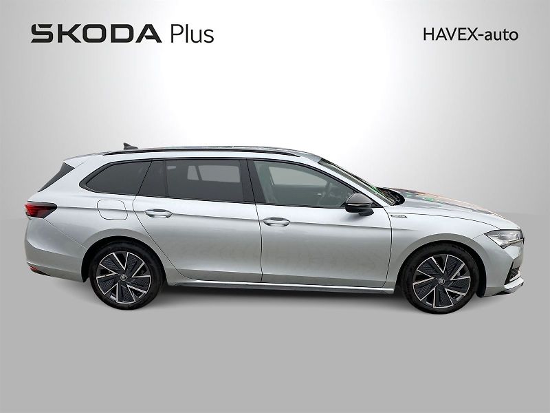 Škoda Superb (2025) Combi 2,0 TDI 4x4 DSG Sportlin - fotka 3 z 32