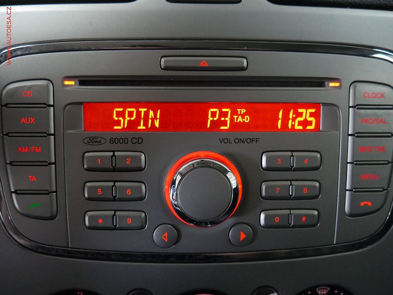Ford Focus (2009) 1.6i, AC, park.čidla - fotka 14 z 17