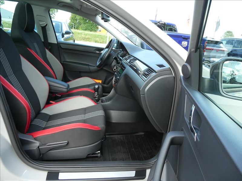 Škoda Rapid 1,2 TSi 77kW MONTE CARLO,2xkol - fotka 28 z 43