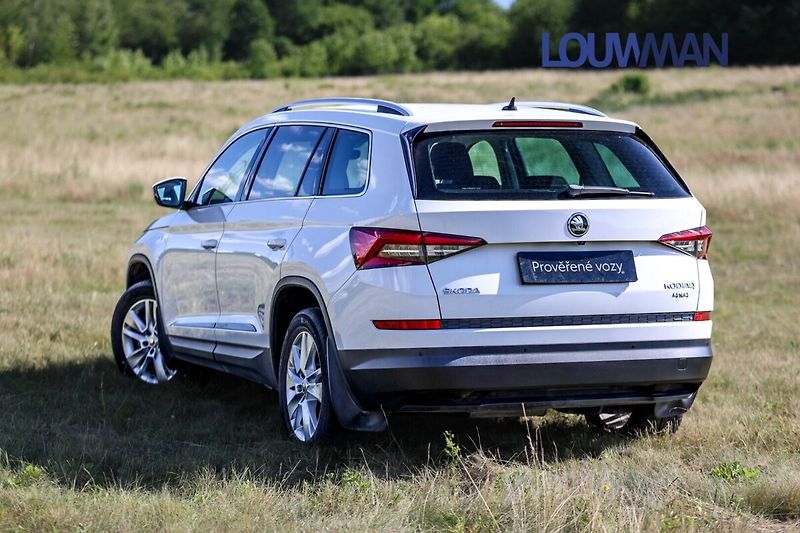 Škoda Kodiaq 2,0 DSG STYLE PLUS AWD - fotka 29 z 32