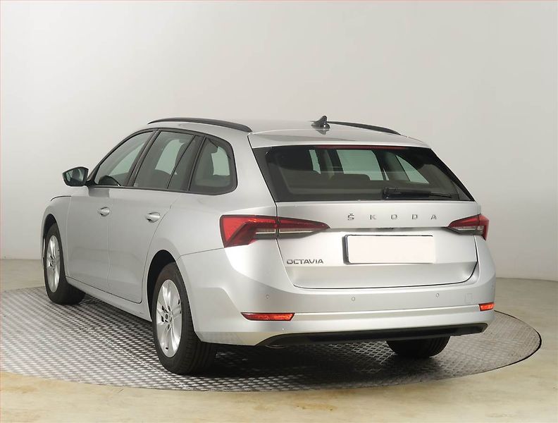Škoda Octavia (2022) Ambition 2.0 TDI, ČR,1.maj - fotka 4 z 22