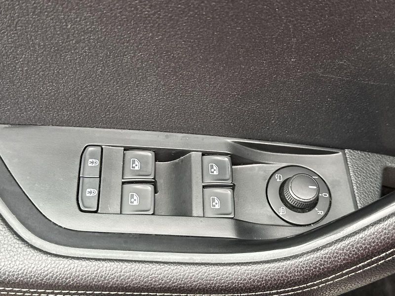 Škoda Superb (2022) Combi 2.0 TDI DSG Style - fotka 11 z 36