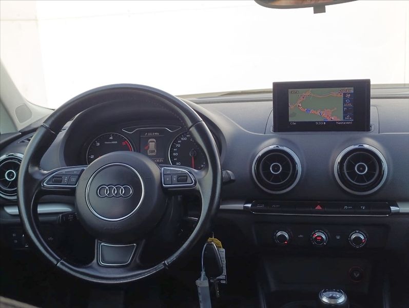 Audi A3 1,6 TDi Bi-xenon,Navi,Tempomat - fotka 16 z 34