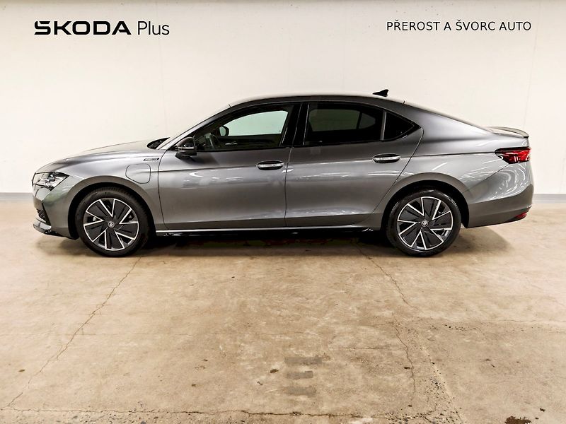 Škoda Superb (2025) iV 1.5 TSI 150 kW DSG Sportlin - fotka 3 z 33