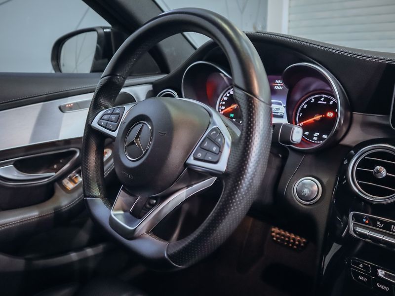 Mercedes-Benz Třídy C C 400 kombi 4MATIC AMG 245 kW - fotka 15 z 19