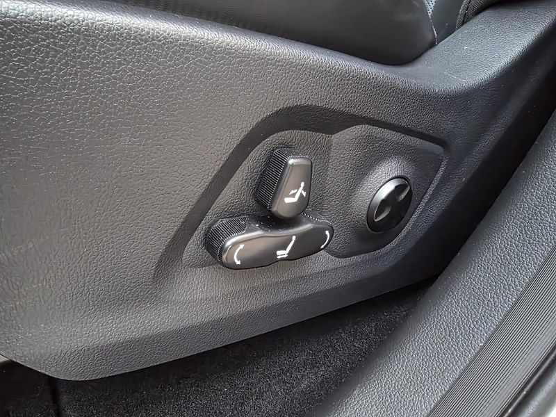SsangYong Rexton 2.2-4x4-TAŽNÉ 3t-AUTOMAT - fotka 25 z 34