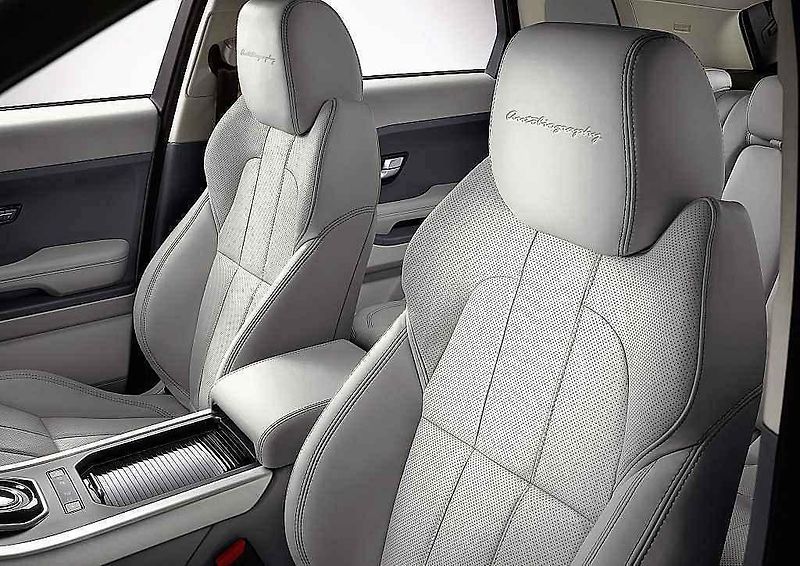 Range Rover Evoque ve verzi Autobiography Dynamic.