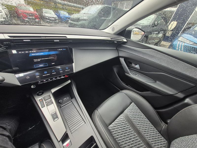 Peugeot 308 (2026) SW ALLURE Hybrid 145 e-DCS6 - fotka 17 z 23