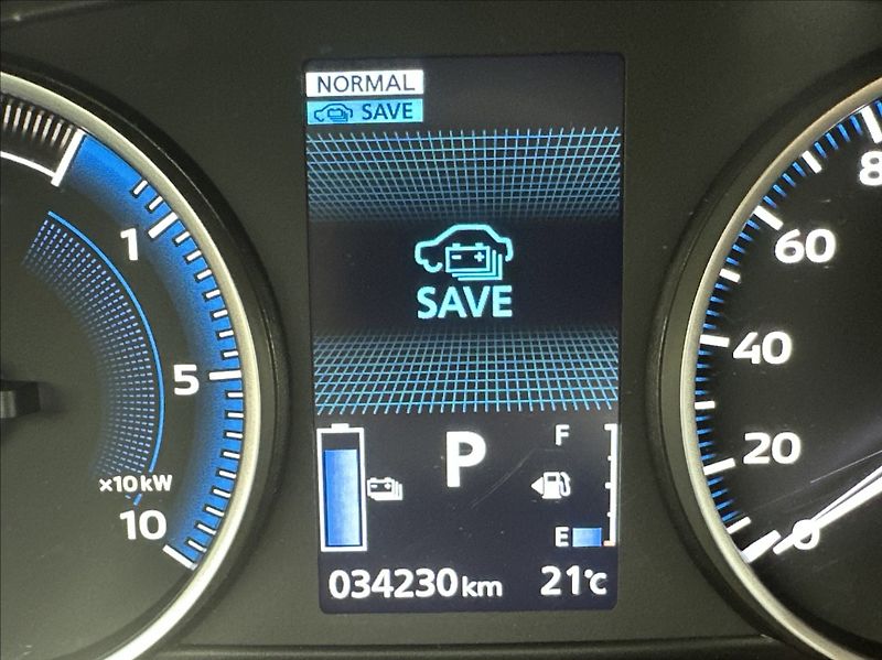 Mitsubishi Eclipse Cross 2,4 PHEV 188PS  A/T 4x4 - fotka 36 z 52