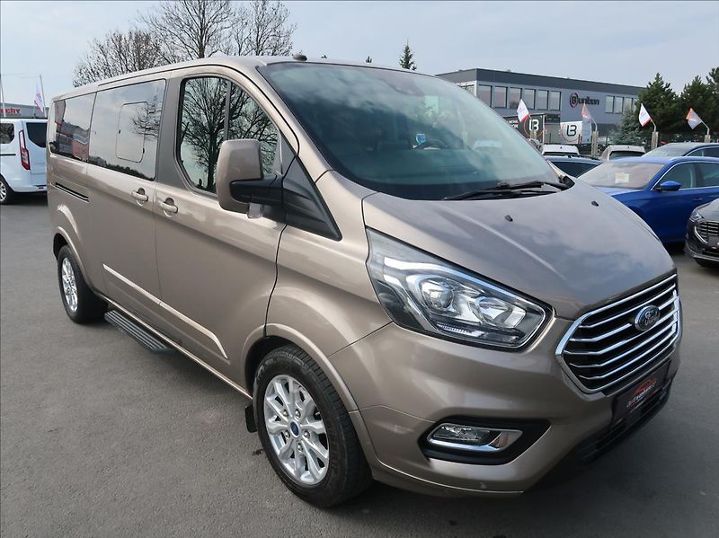 Ford Tourneo Custom 2,0 EcoBlue,96kW,8míst,automat - fotka 2 z 29