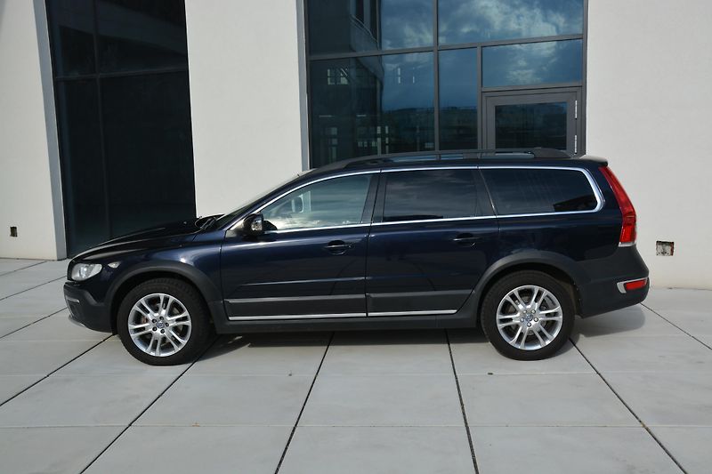 Volvo XC70 D5 SUMMUM 4x4 TAŽNÉ  - fotka 11 z 45