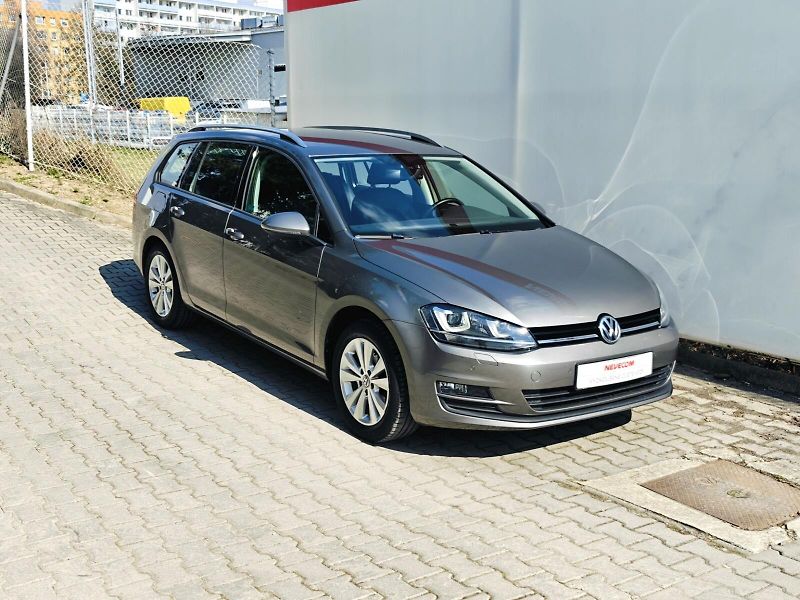 Volkswagen Golf (2014) 1,2 TSI 77 kW Comfortline - fotka 5 z 39