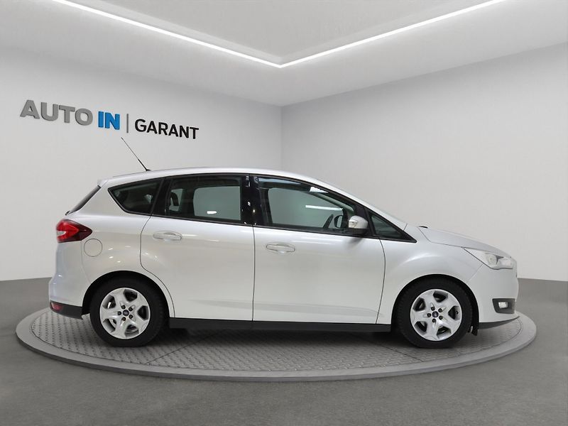 Ford C-MAX (2016) 1.maj, pravidelný servis, ČR - fotka 13 z 20