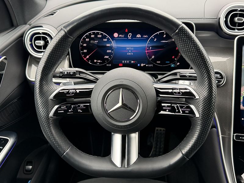 Mercedes-Benz GLC 220d AMG 4MATIC - fotka 18 z 31