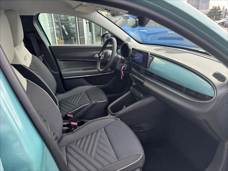 Fiat 600 (2024) 1,2 Turbo Hybrid 110k eDCT - fotka 9 z 14