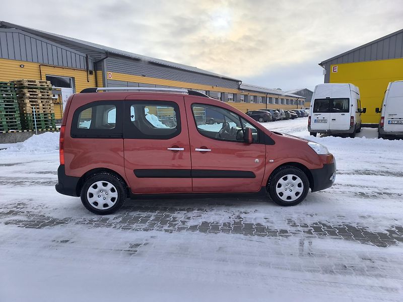 Peugeot Partner Tepee (2010) 1.6 HDi SERVISKA,DOLOŽENÉ KM - fotka 8 z 32