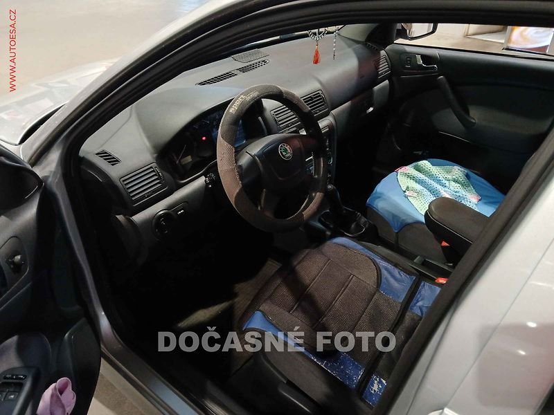 Škoda Octavia (2010) 1.9 TDi - fotka 3 z 3