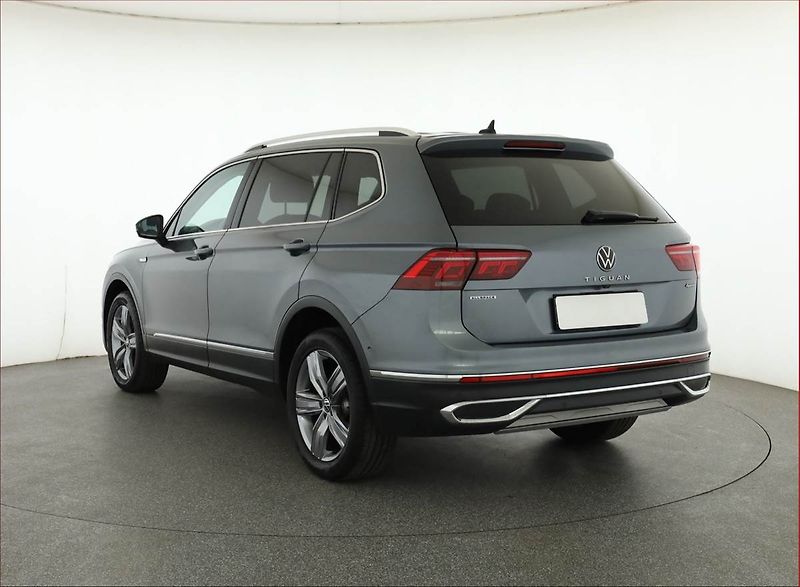 Volkswagen Tiguan (2022) Elegance 2.0 TDI, digi klima - fotka 4 z 21