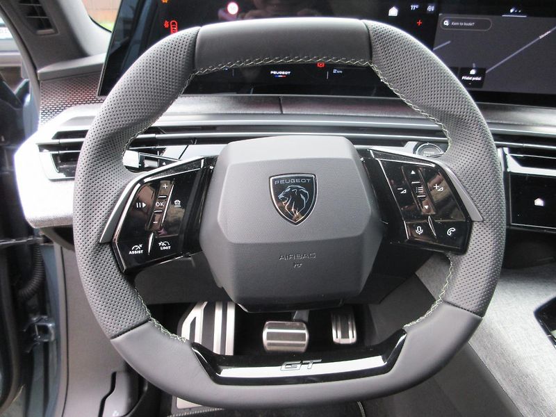 Peugeot 5008 GT Elektromotor 157 kW / 210 k - fotka 19 z 27