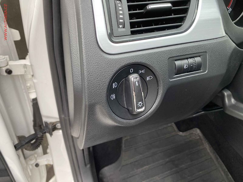 Škoda Rapid (2019) 1.0 TSi, 2.maj,ČR, Ambition - fotka 15 z 17