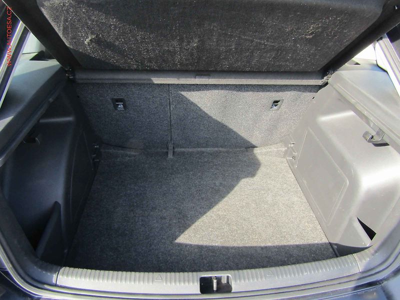 Škoda Rapid (2015) 1.6TDi, AC, temp - fotka 7 z 16