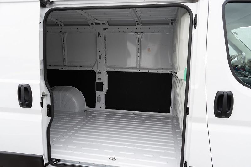 Peugeot Boxer 2.2 BHDI L2H1 20T.KM*DPH*ČR 1M - fotka 23 z 26