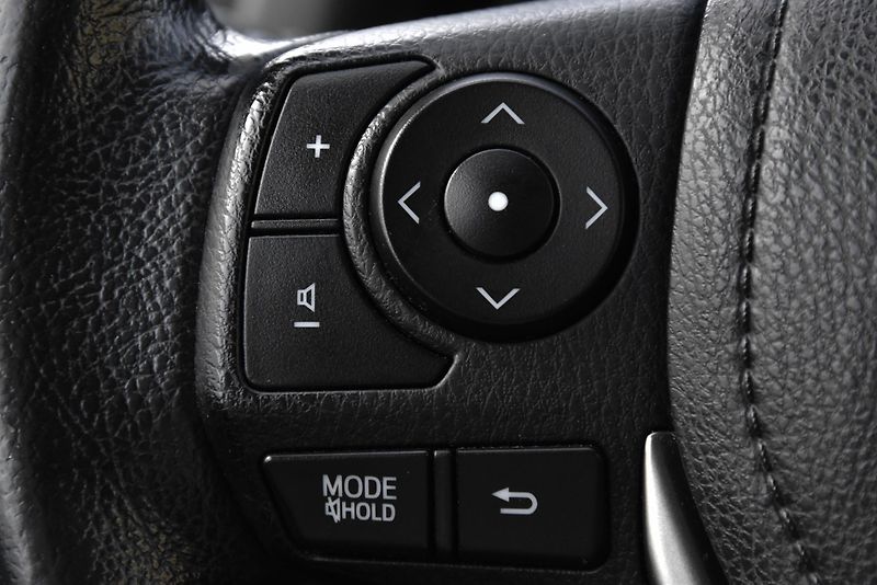 Toyota RAV4 2.2 D4-D AWD,XENONY,KAMERA,ČR - fotka 10 z 49