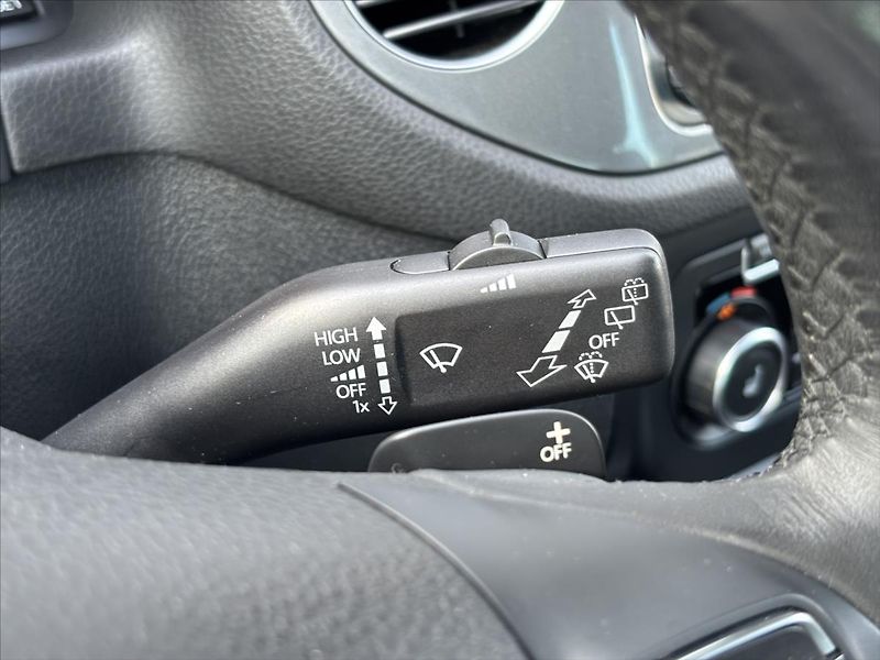 Volkswagen Tiguan 2,0 TSi 4x4 AT R-Line TOP STAV - fotka 31 z 40