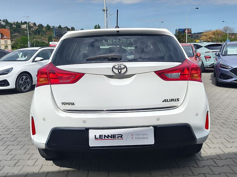 Toyota Auris 1.33 Dual VVT-i/73kW Active - fotka 6 z 28