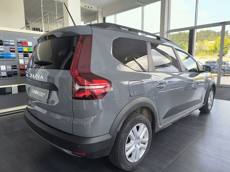 Dacia Jogger (2023) Expression 1.0Tce 110k 5míst - fotka 3 z 6