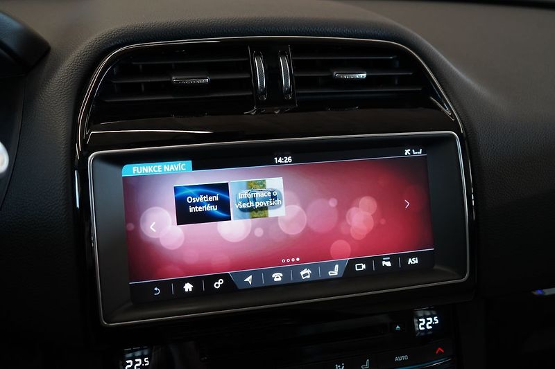 Jaguar F-Pace 30d AWD, PRESTIGE, Panorama - fotka 32 z 49