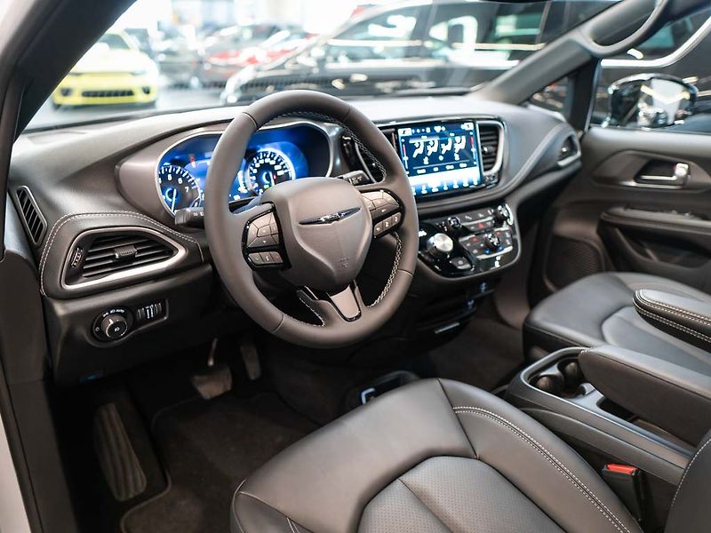 Chrysler Pacifica (2026) 3.6 Select AWD, 360 Cam 2x LCD - fotka 11 z 35