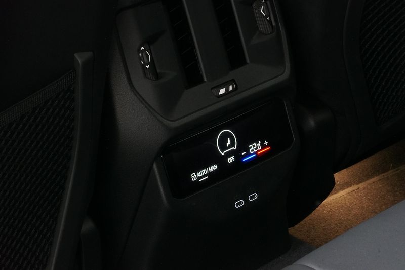 BMW X3 Xdrive20d,M-paket,ČR,HUD,Tažné - fotka 21 z 37