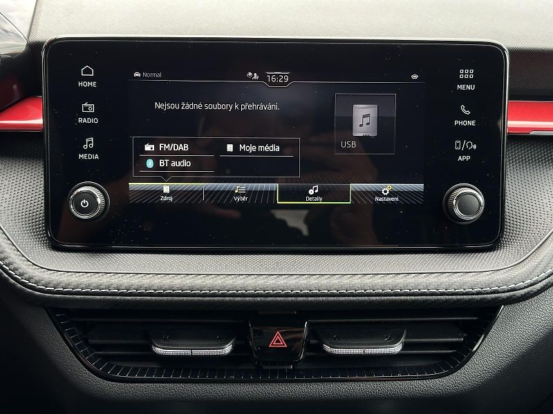 Škoda Fabia 1.0TSi 116PS Monte Carlo Bi-LE - fotka 24 z 37