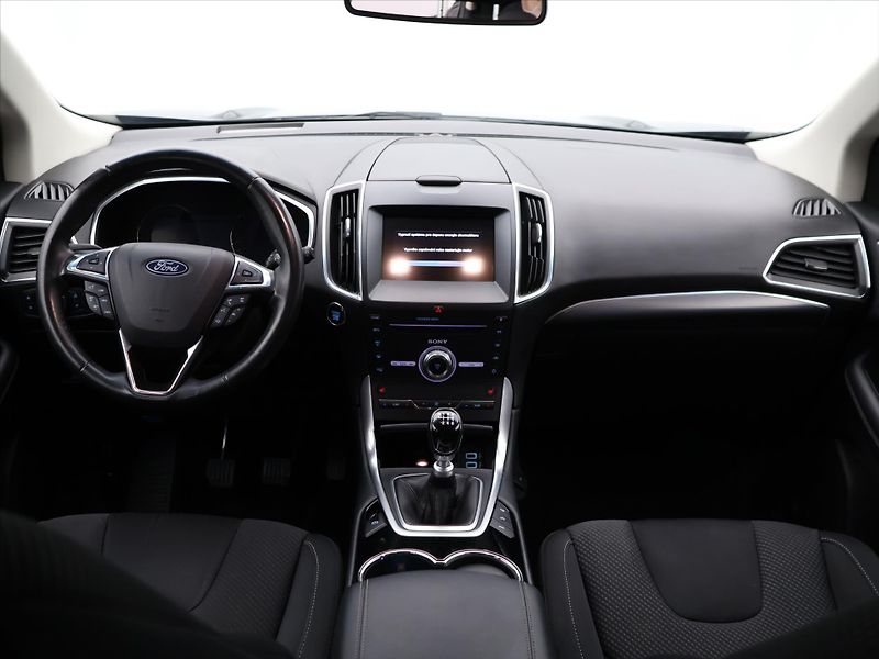 Ford Edge 2,0 TDCI 132kW AWD DPH - fotka 24 z 32