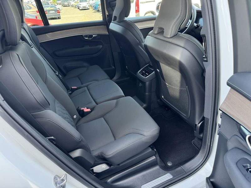 Volvo XC90 T8 AWD / 360 / kola/ REZERVACE - fotka 22 z 51