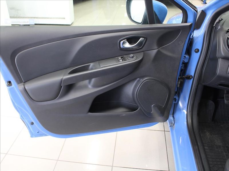 Renault Clio 1,2 i 54kW Kombi 93tkm.2.maj.Č - fotka 10 z 12