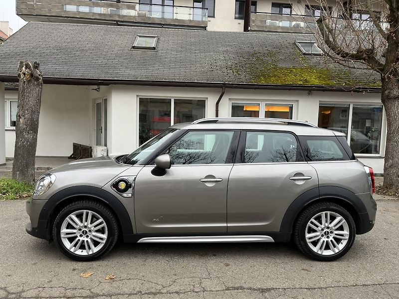 Mini Countryman (2019) COOPER SE ALL4 - fotka 7 z 37
