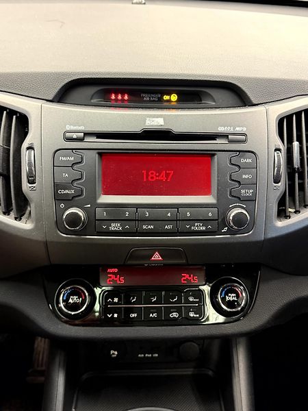 Kia Sportage 1.7 CRDi 85 kW - fotka 11 z 19