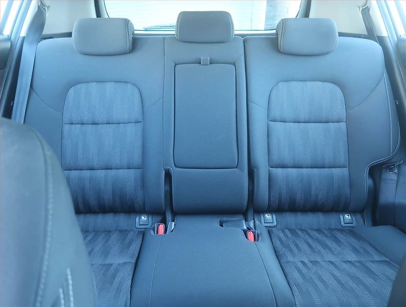 Kia Sportage (2018) Gold 1.6 T-GDI, Serv.kniha - fotka 10 z 15